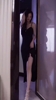 还是素颜妆啊！美女主播郭小仙一身黑色长裙礼服：好久没出门了